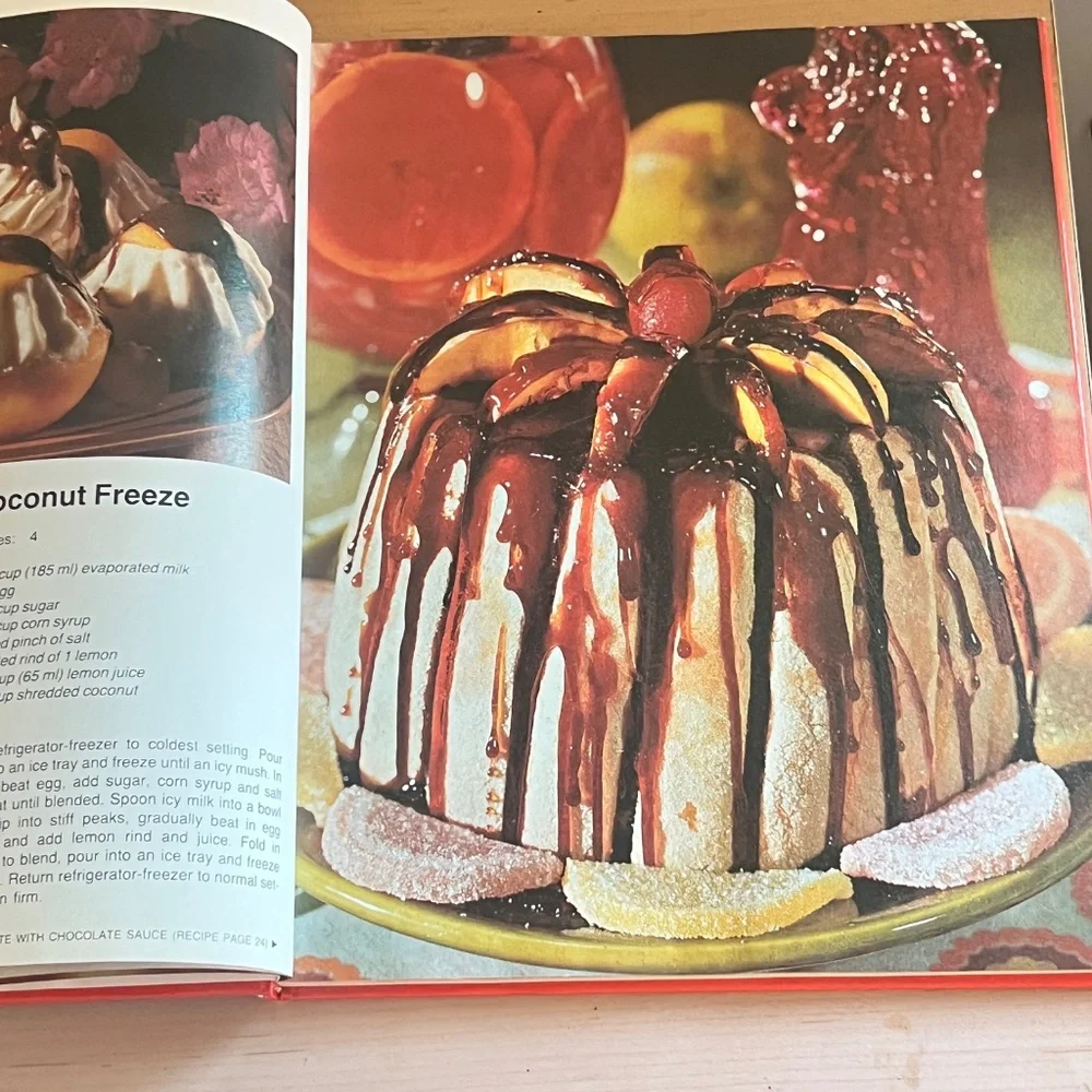 ALL COLOR Wonderful ways to prepare DESSERTS, Vintage Collectible Books